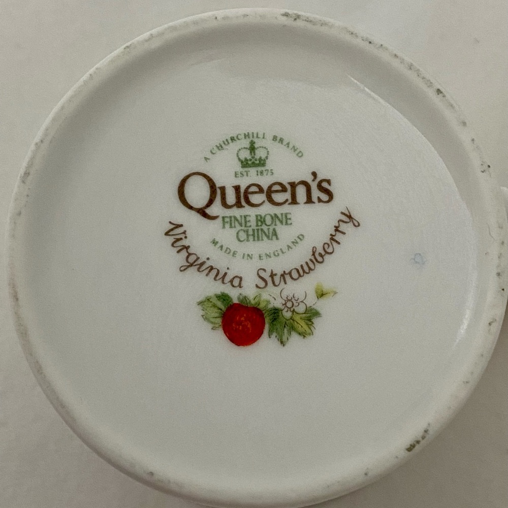VINTAGE QUEEN'S ROSINA CHINA CUP, FINE BONE CHINA, ENGLAND, VIRGINIA STRAWBERRY - Picture 6 of 8